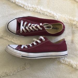 Maroon converse chuck taylor low top